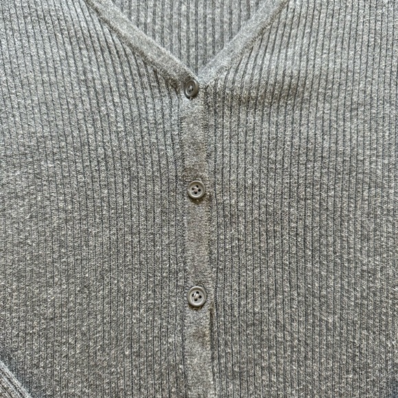 Brandy Melville John Galt Gray Shannon Cardigan - Picture 5 of 6